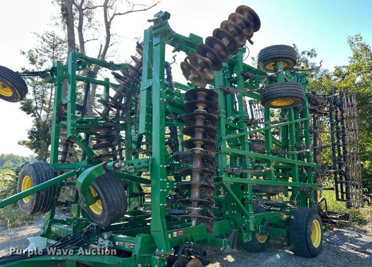 image for item YA1142 2018 John Deere 2330 mulch finisher