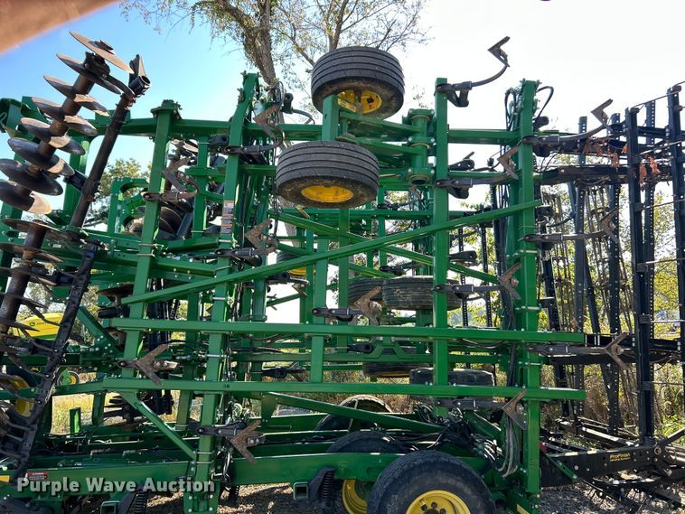 image for item YA1142 2018 John Deere 2330 mulch finisher