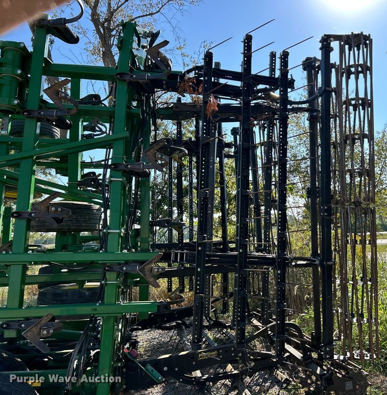 image for item YA1142 2018 John Deere 2330 mulch finisher