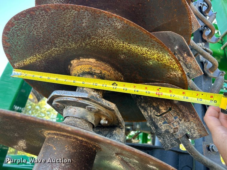 image for item YA1142 2018 John Deere 2330 mulch finisher