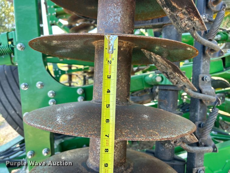 image for item YA1142 2018 John Deere 2330 mulch finisher