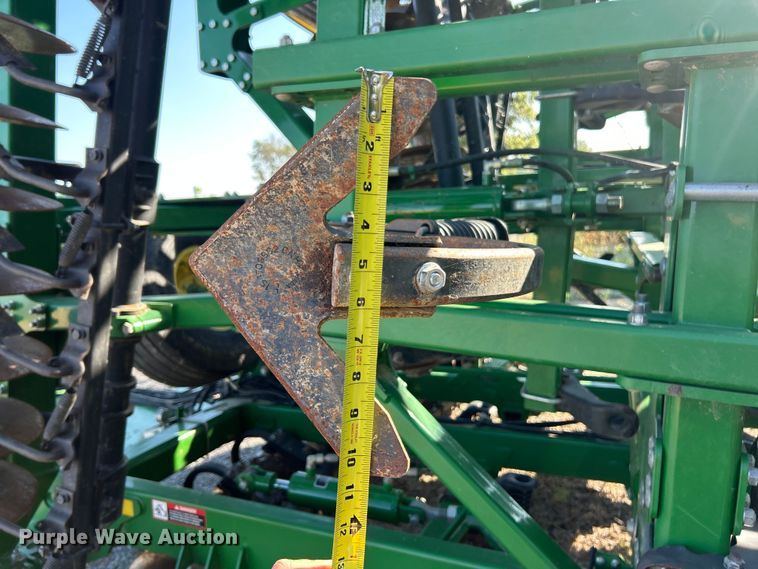 image for item YA1142 2018 John Deere 2330 mulch finisher