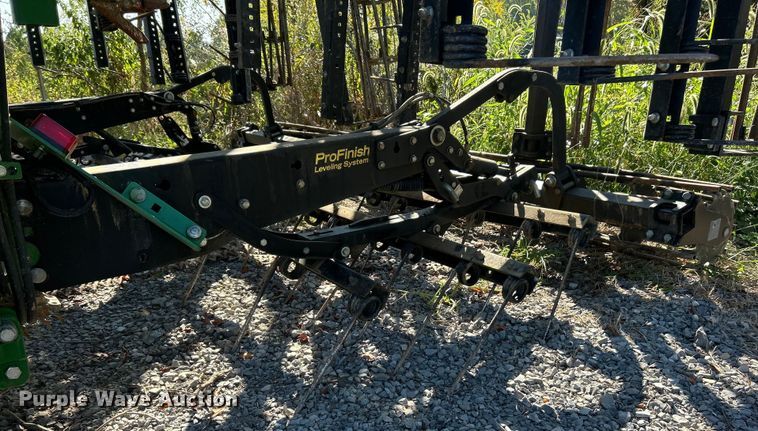 image for item YA1142 2018 John Deere 2330 mulch finisher