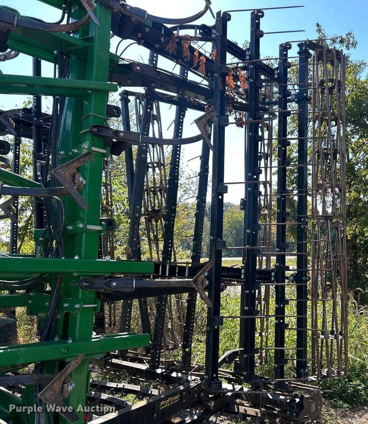 image for item YA1142 2018 John Deere 2330 mulch finisher