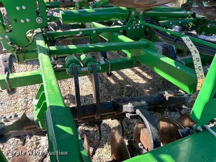 image for item YA1142 2018 John Deere 2330 mulch finisher