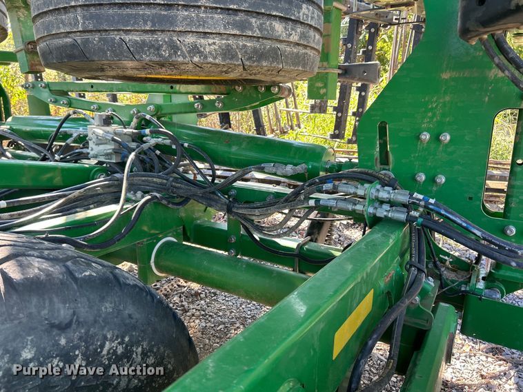 image for item YA1142 2018 John Deere 2330 mulch finisher