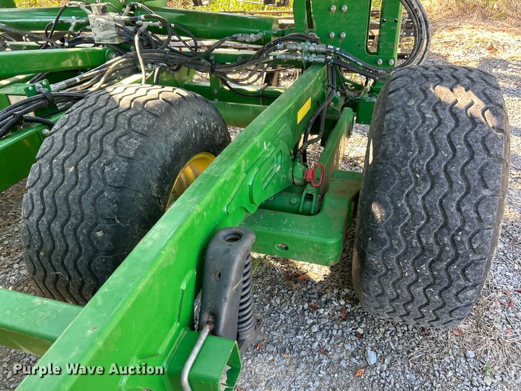 image for item YA1142 2018 John Deere 2330 mulch finisher