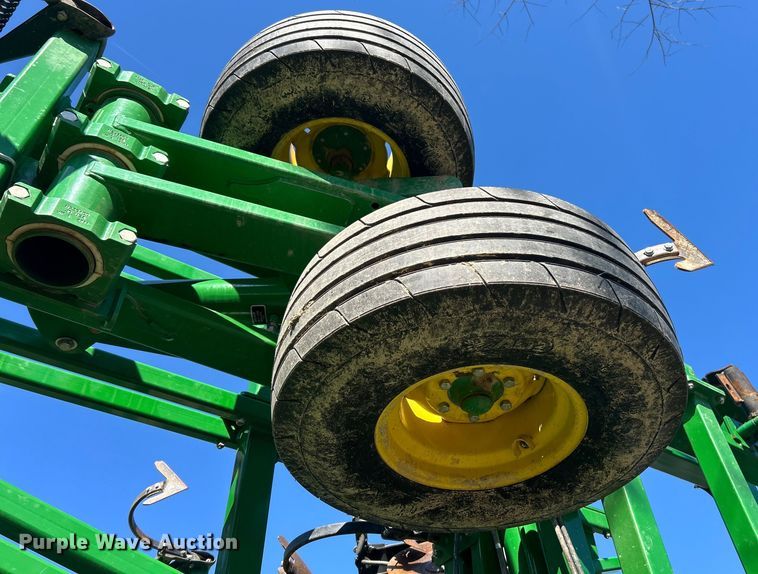 image for item YA1142 2018 John Deere 2330 mulch finisher