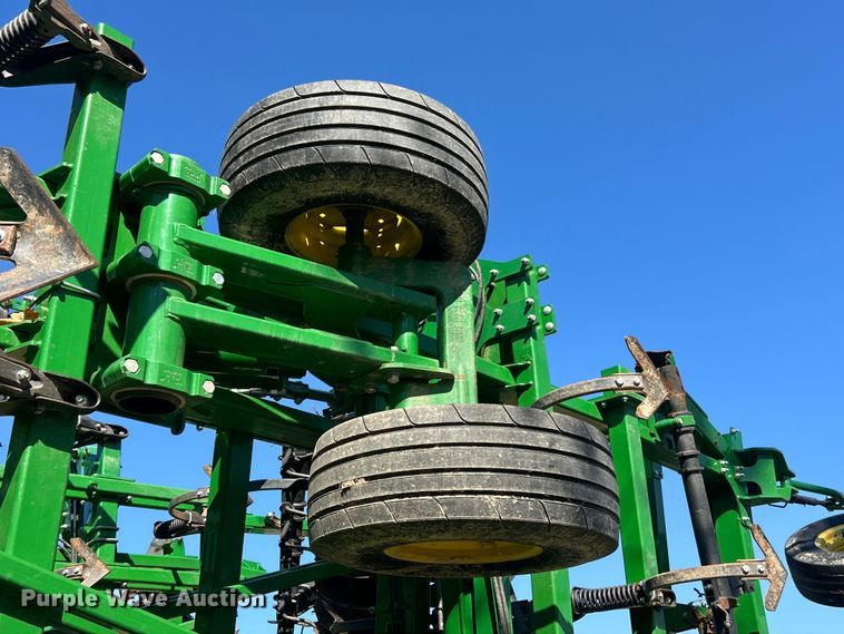 image for item YA1142 2018 John Deere 2330 mulch finisher