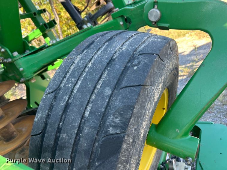 image for item YA1142 2018 John Deere 2330 mulch finisher