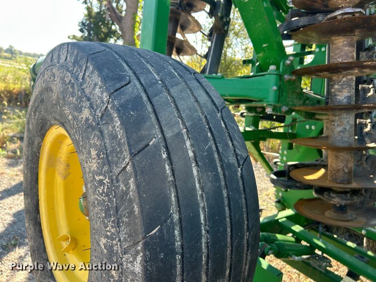 image for item YA1142 2018 John Deere 2330 mulch finisher