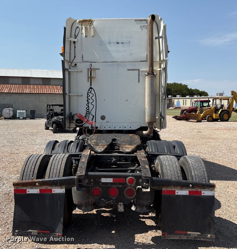 image for item DO1180 2001 Freightliner Century Classis semi truck