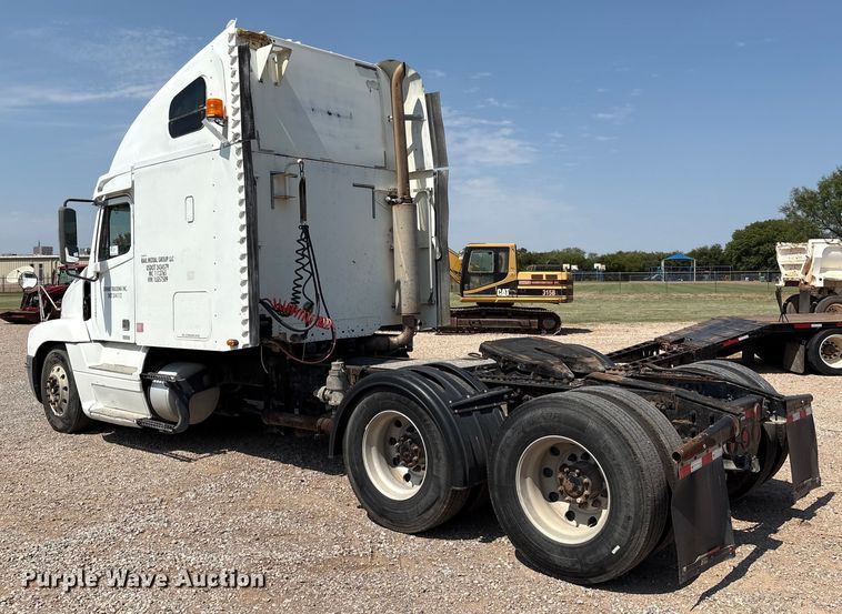 image for item DO1180 2001 Freightliner Century Classis semi truck