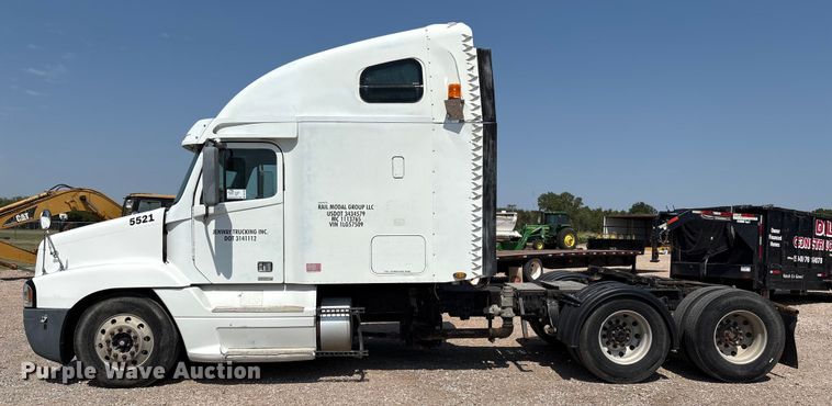 image for item DO1180 2001 Freightliner Century Classis semi truck