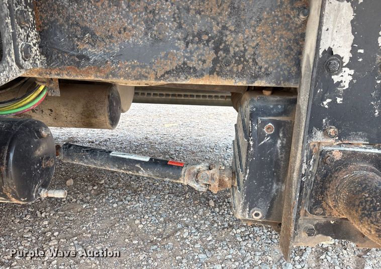 image for item DO1180 2001 Freightliner Century Classis semi truck