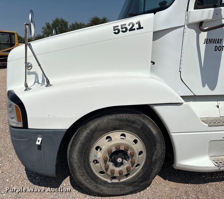 image for item DO1180 2001 Freightliner Century Classis semi truck