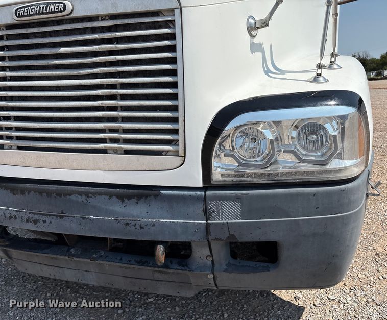 image for item DO1180 2001 Freightliner Century Classis semi truck