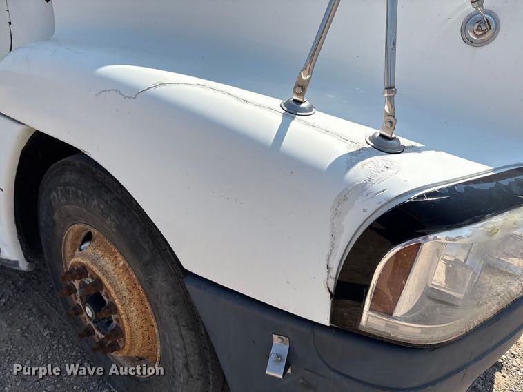 image for item DO1180 2001 Freightliner Century Classis semi truck