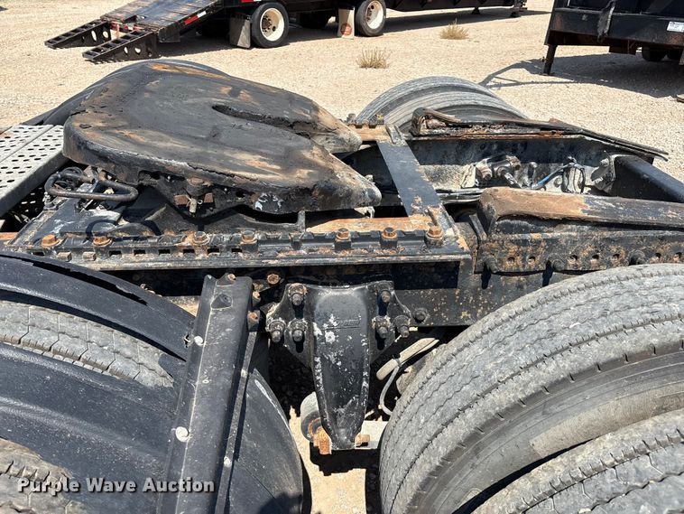 image for item DO1180 2001 Freightliner Century Classis semi truck