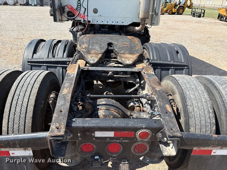 image for item DO1180 2001 Freightliner Century Classis semi truck