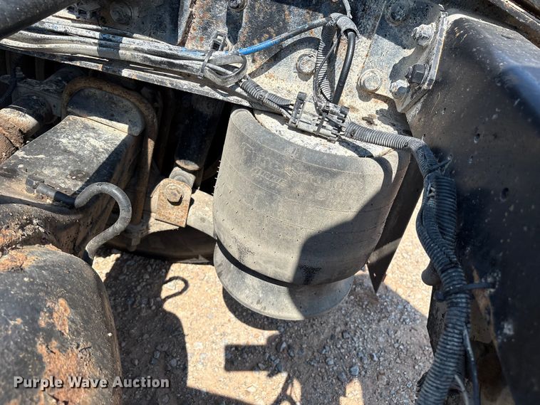 image for item DO1180 2001 Freightliner Century Classis semi truck