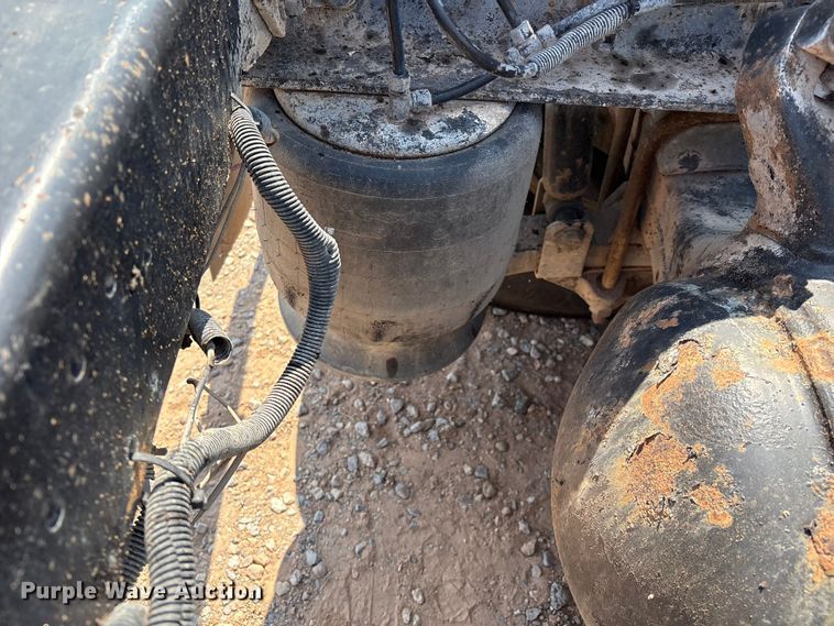 image for item DO1180 2001 Freightliner Century Classis semi truck