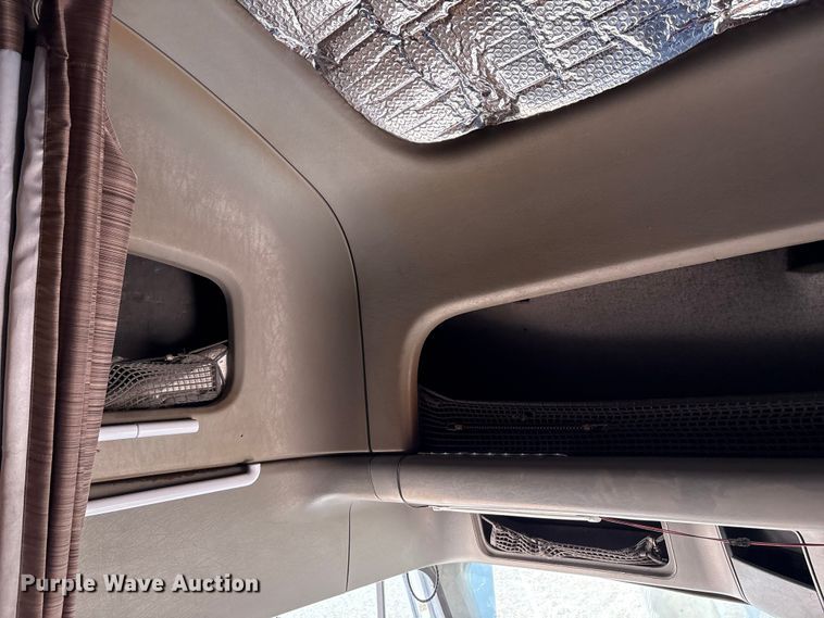 image for item DO1180 2001 Freightliner Century Classis semi truck