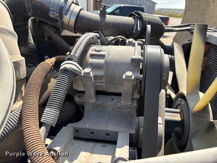 image for item DO1180 2001 Freightliner Century Classis semi truck