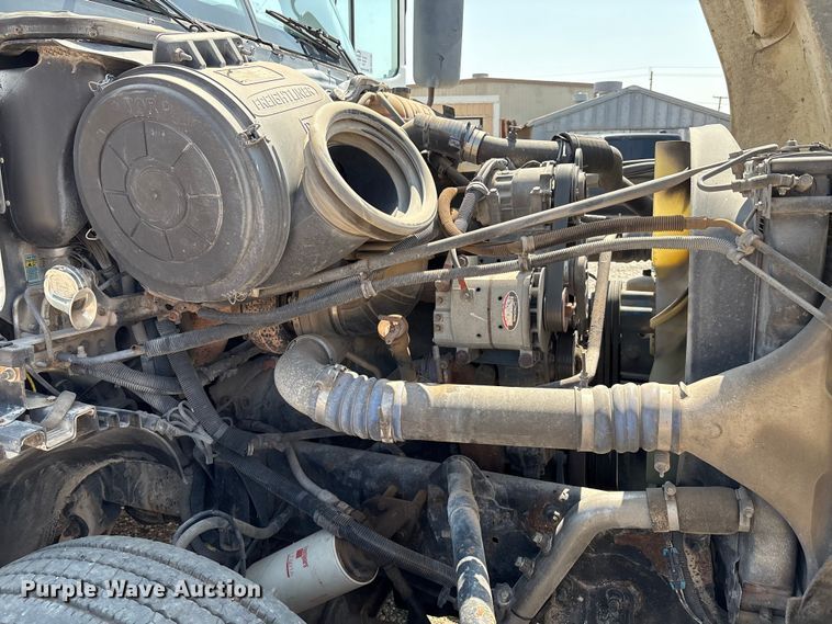 image for item DO1180 2001 Freightliner Century Classis semi truck