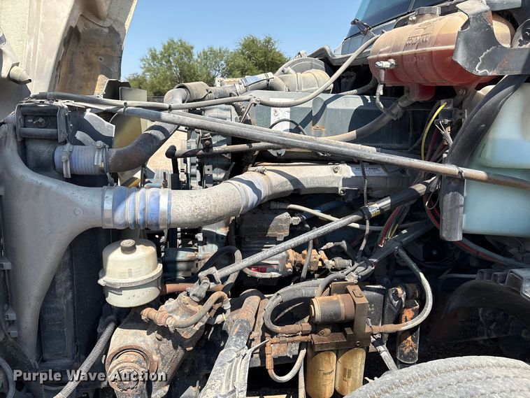 image for item DO1180 2001 Freightliner Century Classis semi truck