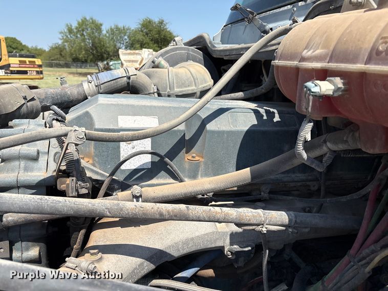 image for item DO1180 2001 Freightliner Century Classis semi truck