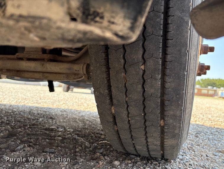 image for item DO1180 2001 Freightliner Century Classis semi truck