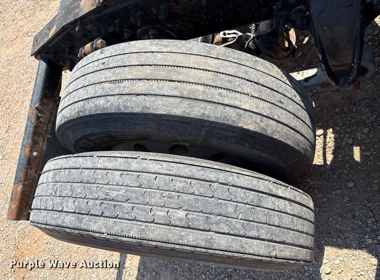 image for item DO1180 2001 Freightliner Century Classis semi truck