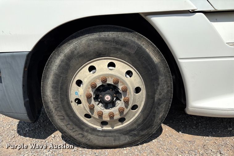 image for item DO1180 2001 Freightliner Century Classis semi truck