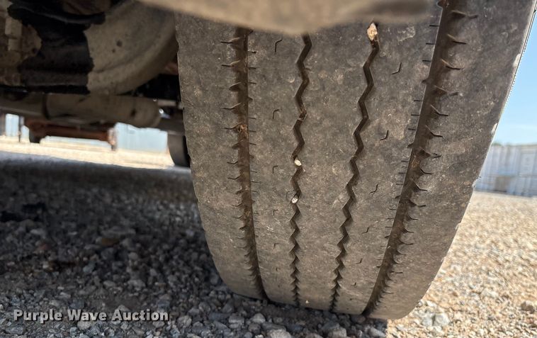 image for item DO1180 2001 Freightliner Century Classis semi truck