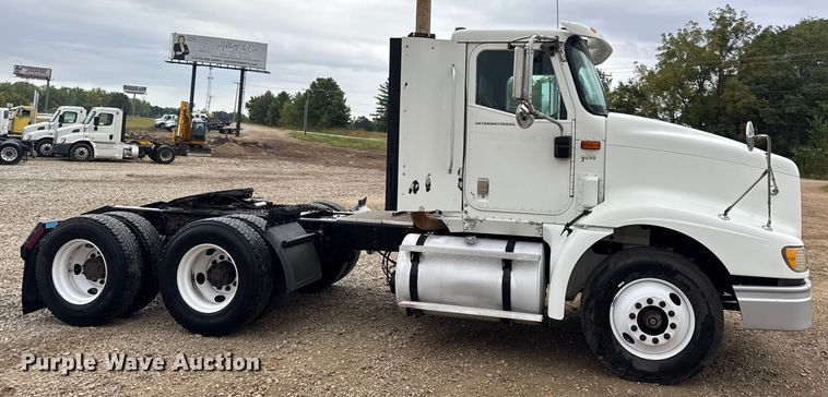 image for item DO2218 2003 International 9200i semi truck
