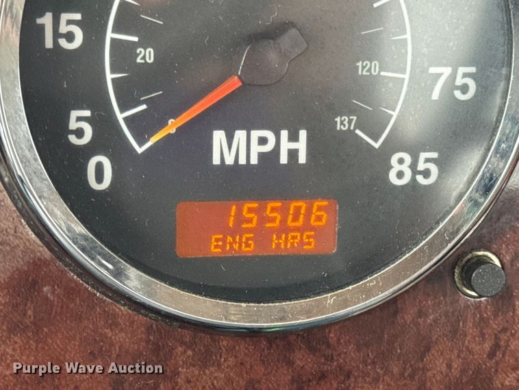 image for item DO2218 2003 International 9200i semi truck