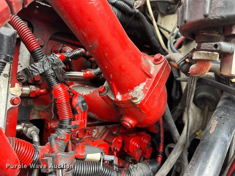 image for item DO2218 2003 International 9200i semi truck