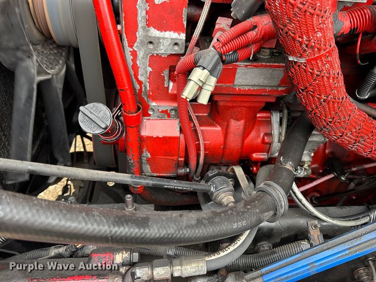 image for item DO2218 2003 International 9200i semi truck