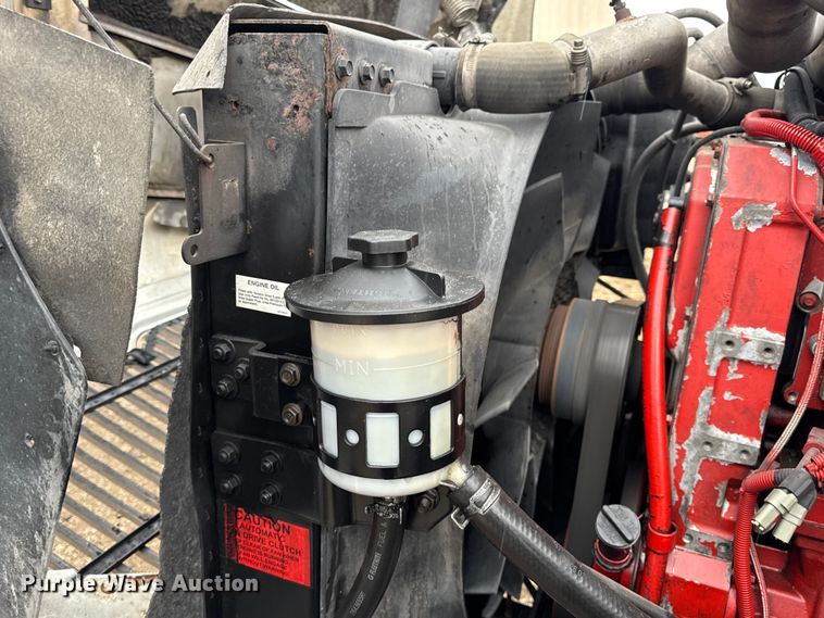 image for item DO2218 2003 International 9200i semi truck