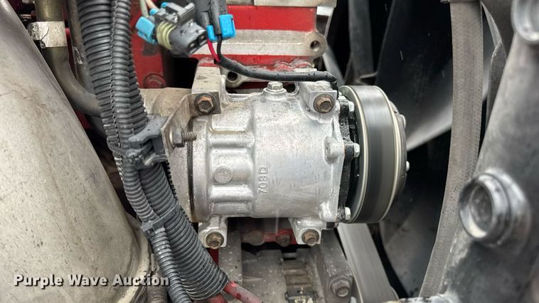 image for item DO2218 2003 International 9200i semi truck