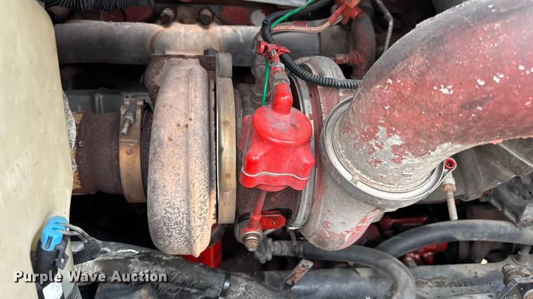 image for item DO2218 2003 International 9200i semi truck