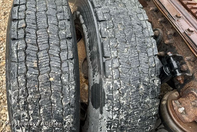 image for item DO2218 2003 International 9200i semi truck