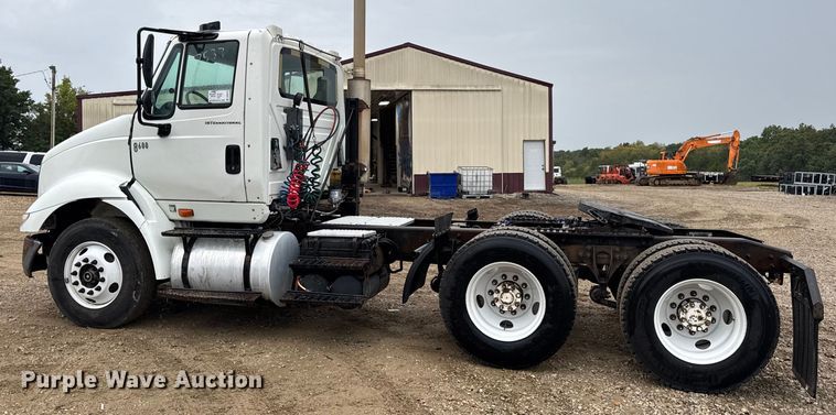 image for item DO2219 2007 International 8600 semi truck