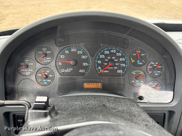 image for item DO2219 2007 International 8600 semi truck