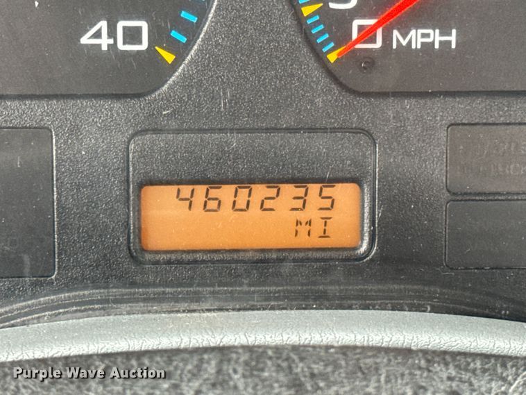 image for item DO2219 2007 International 8600 semi truck