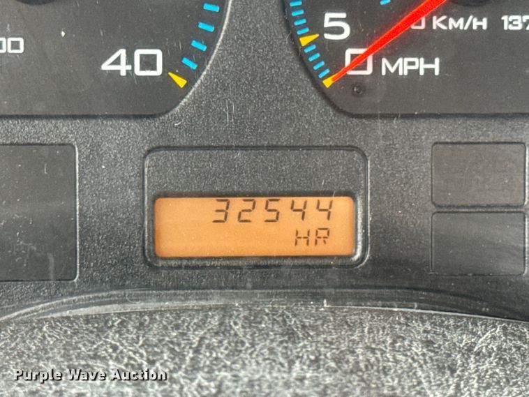 image for item DO2219 2007 International 8600 semi truck