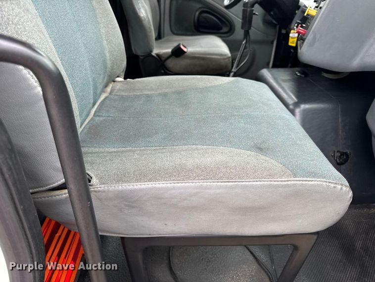 image for item DO2219 2007 International 8600 semi truck