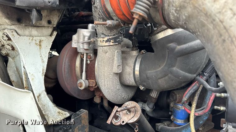 image for item DO2219 2007 International 8600 semi truck