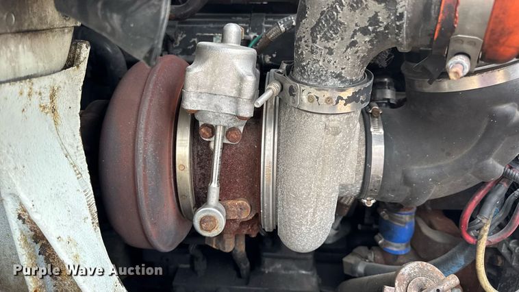 image for item DO2219 2007 International 8600 semi truck